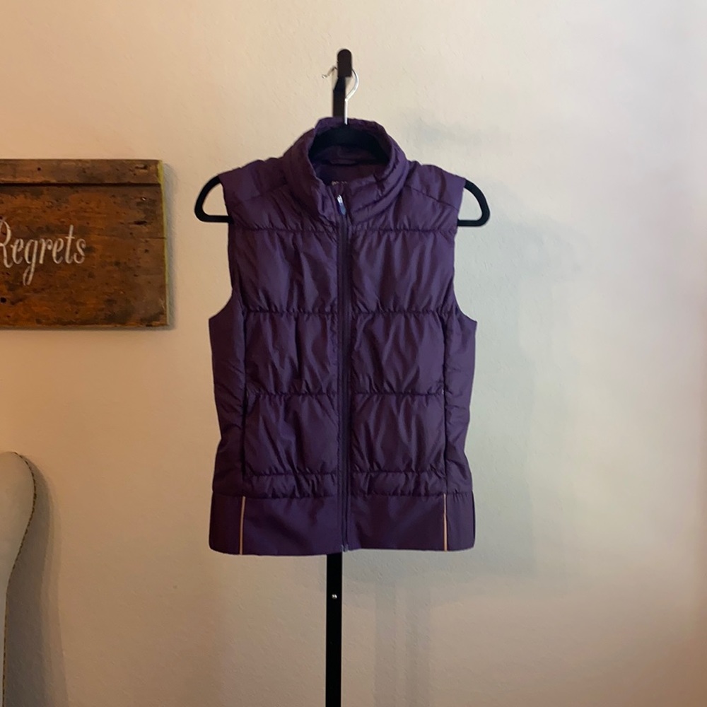 Brooks dark purple puffer vest with matching long sleeve activewear top size S